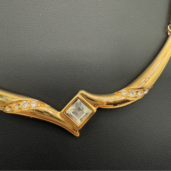 Signed Monet Vintage High-End Asymmetrical Necklace with Geometric Design - Picture 14 of 14
